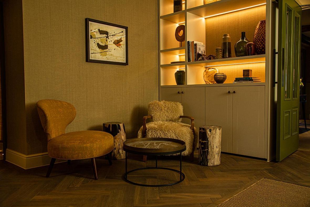 Falcon Hotel Тоустър Екстериор снимка