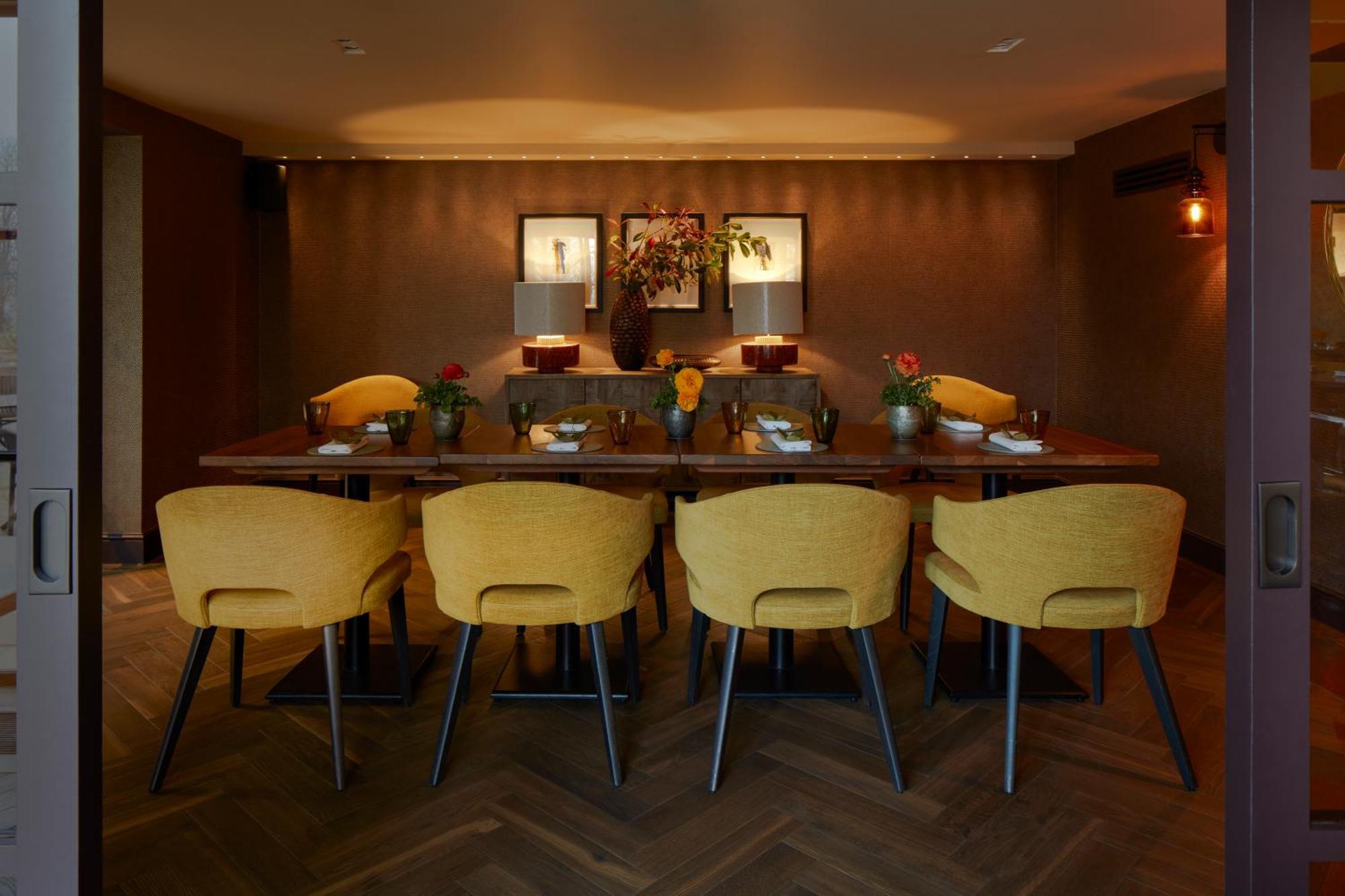 Falcon Hotel Тоустър Екстериор снимка